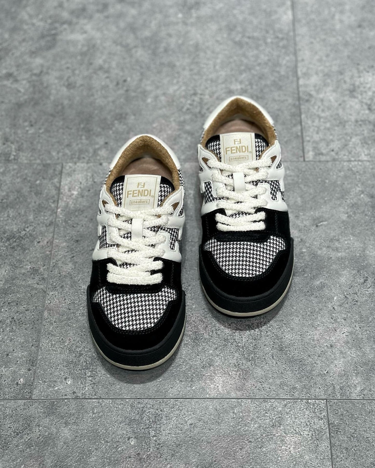 FEN Sneakers