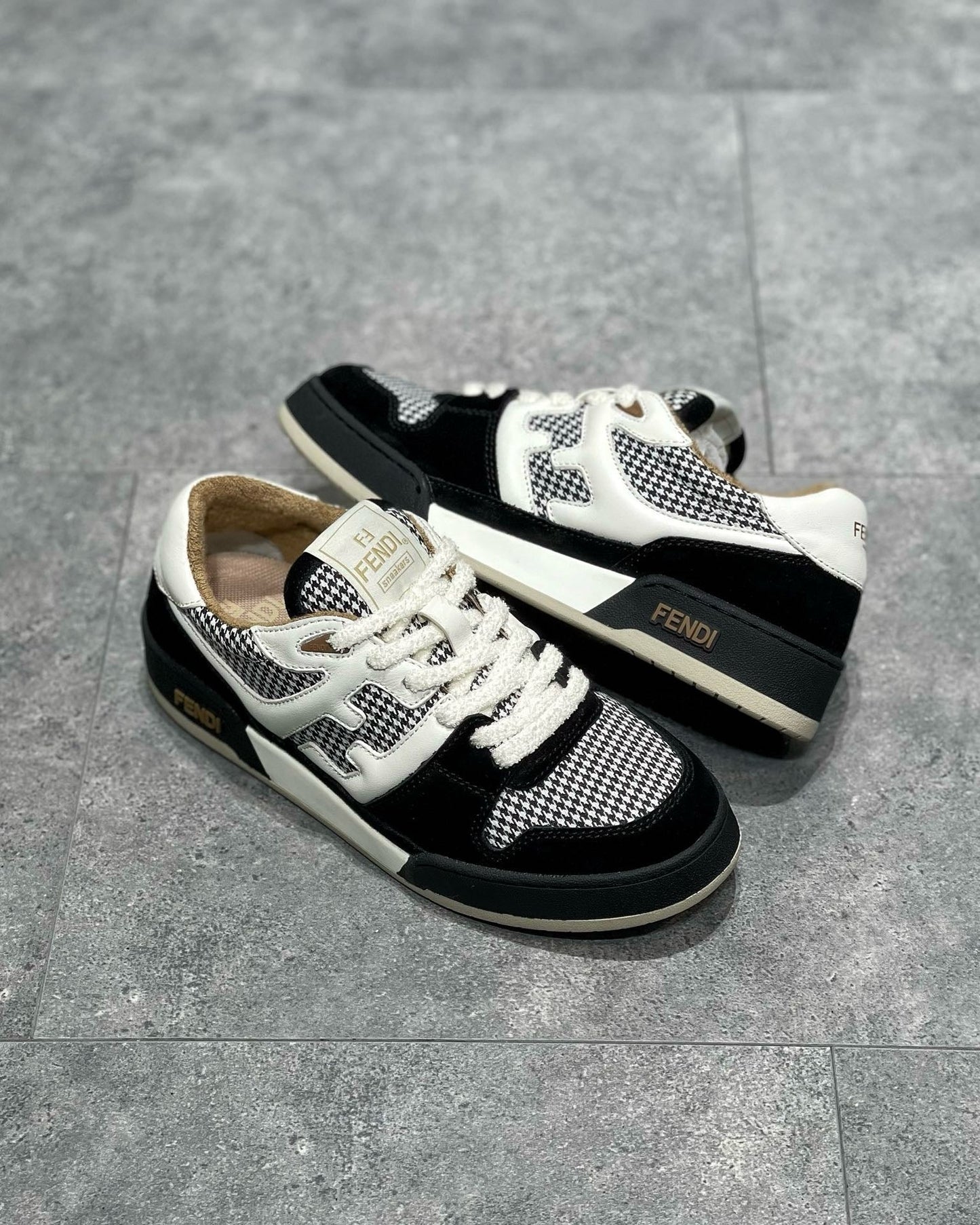 FEN Sneakers