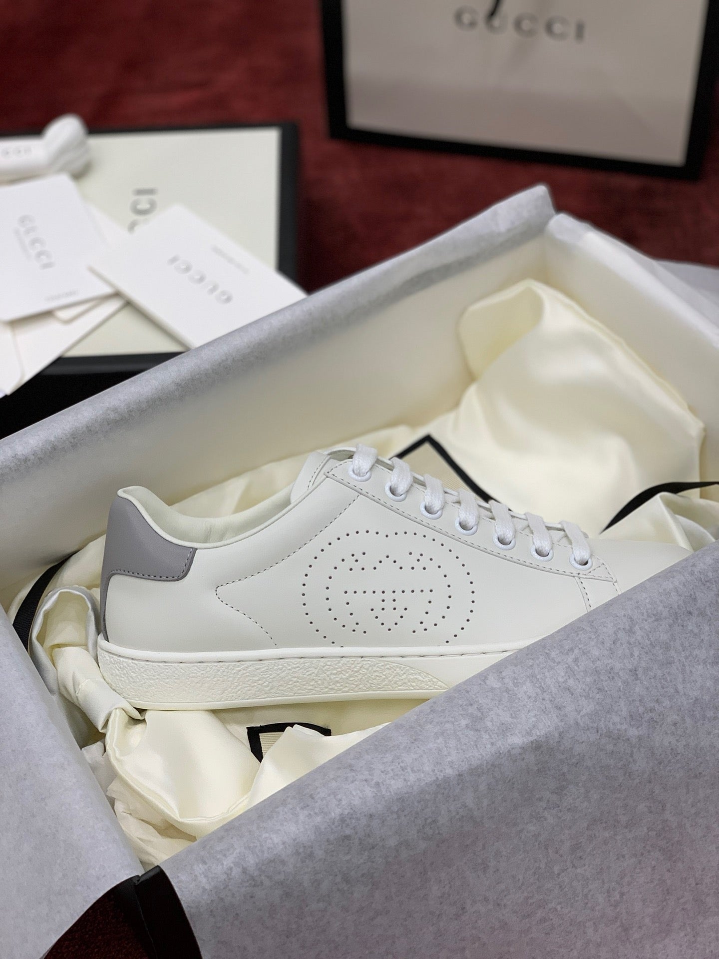 Sneakers & Shoes