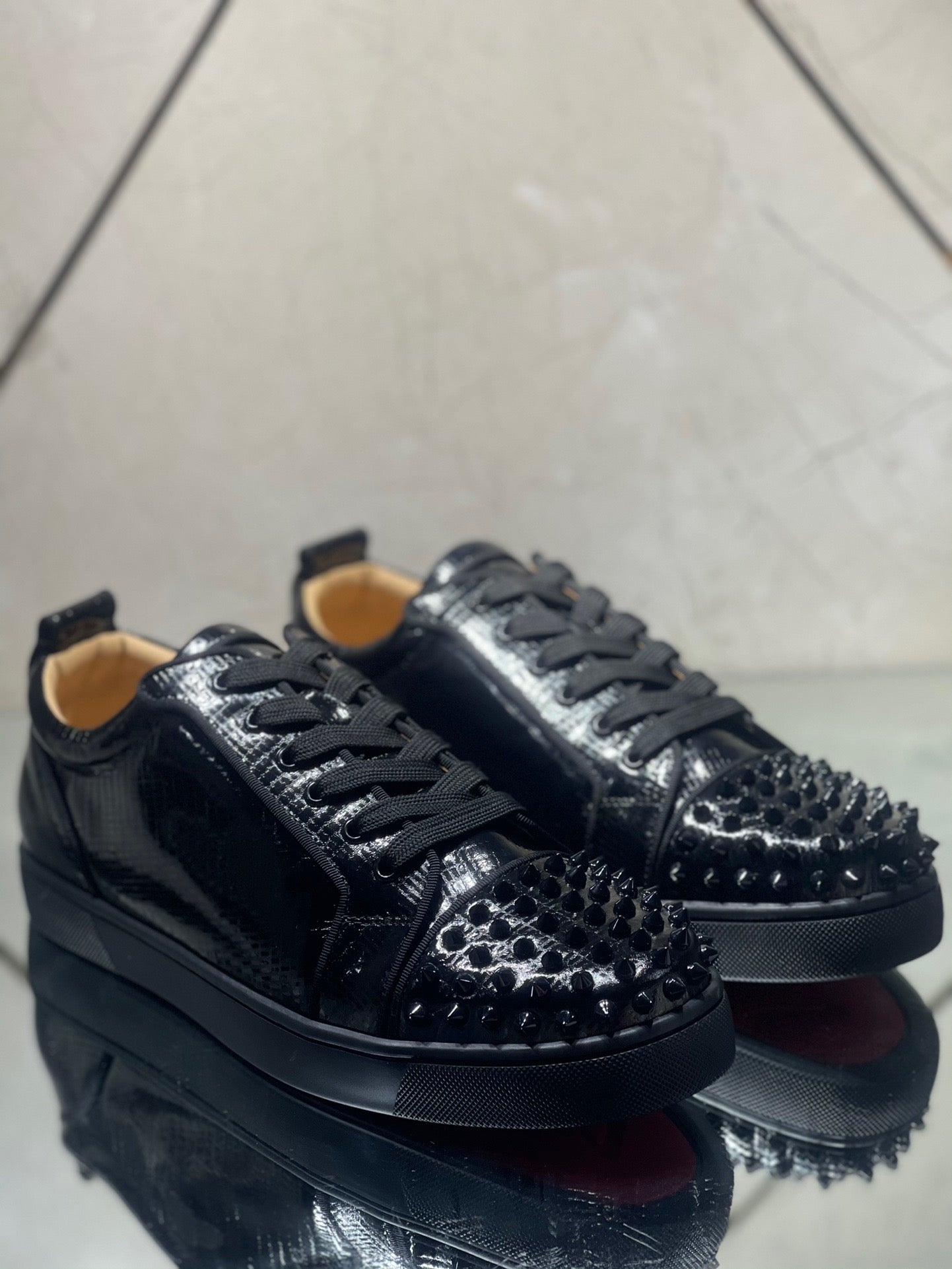 Sneakers & Shoes