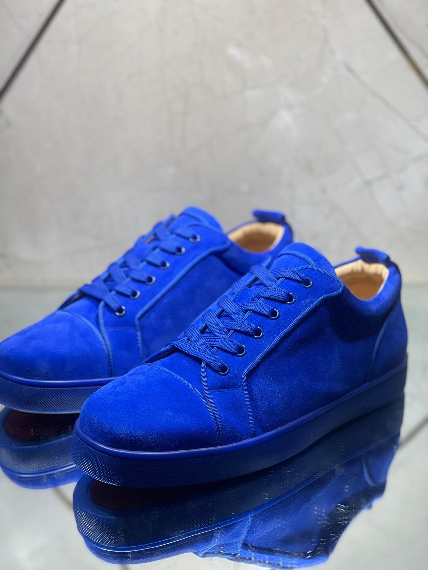 Sneakers & Shoes