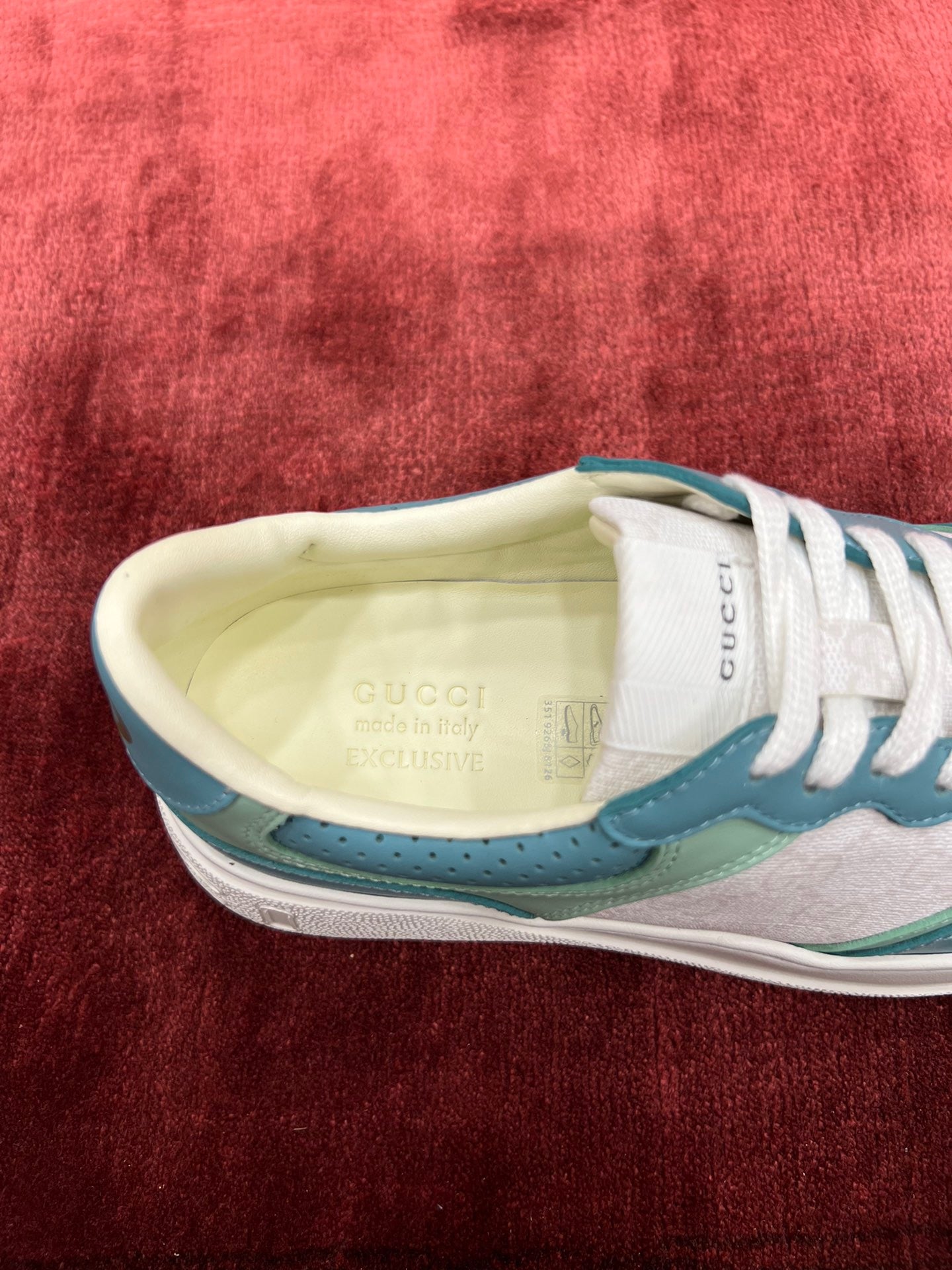 Sneakers & Shoes