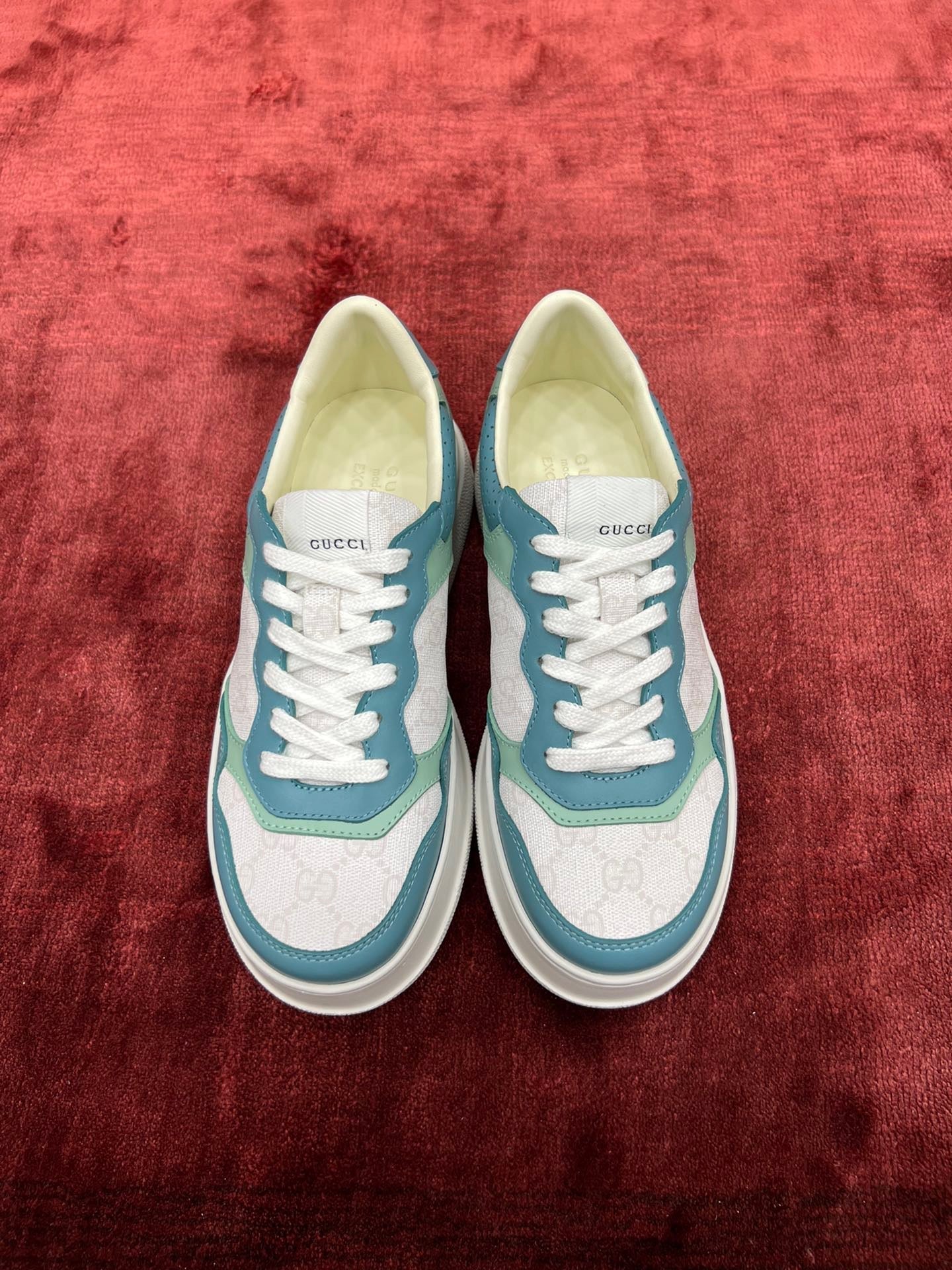 Sneakers & Shoes