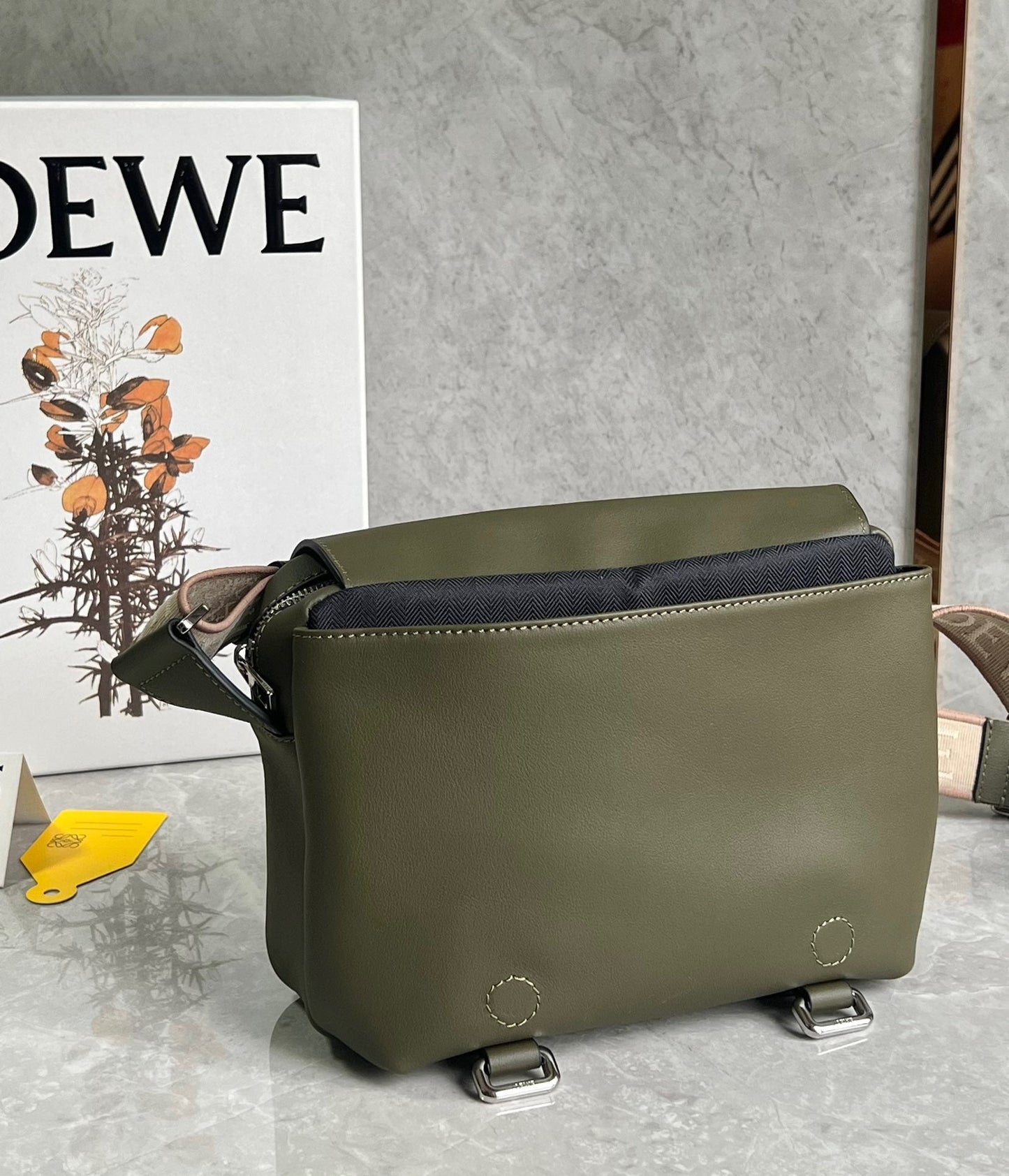 LO Messenger Bag