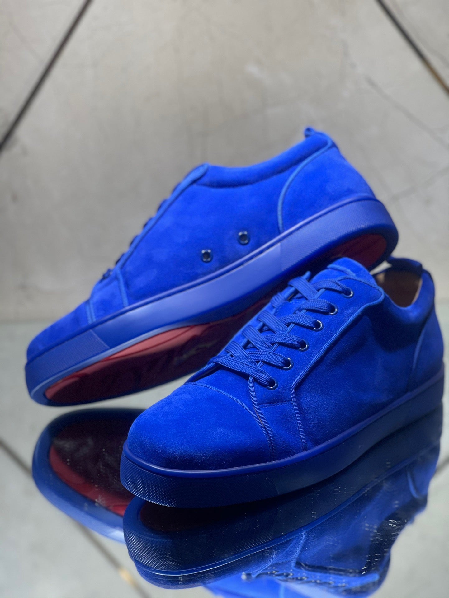 Sneakers & Shoes