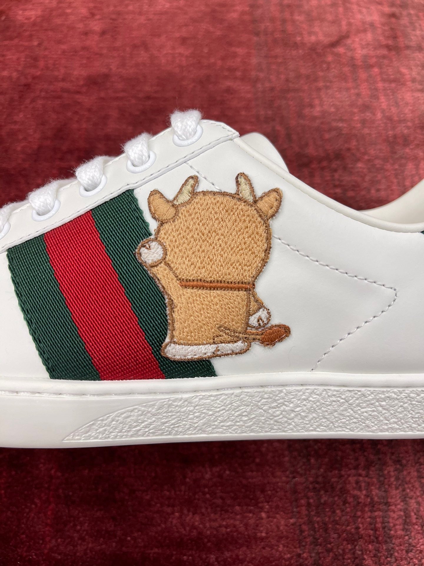 Sneakers & Shoes
