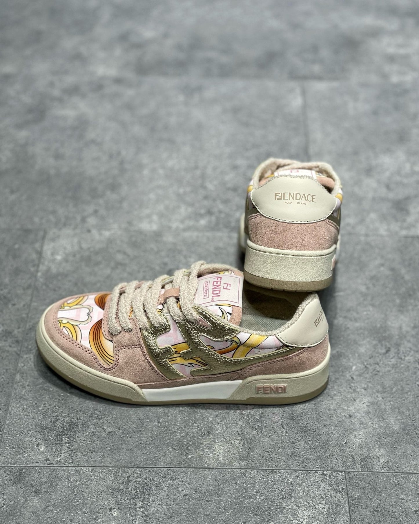 FEN Sneakers