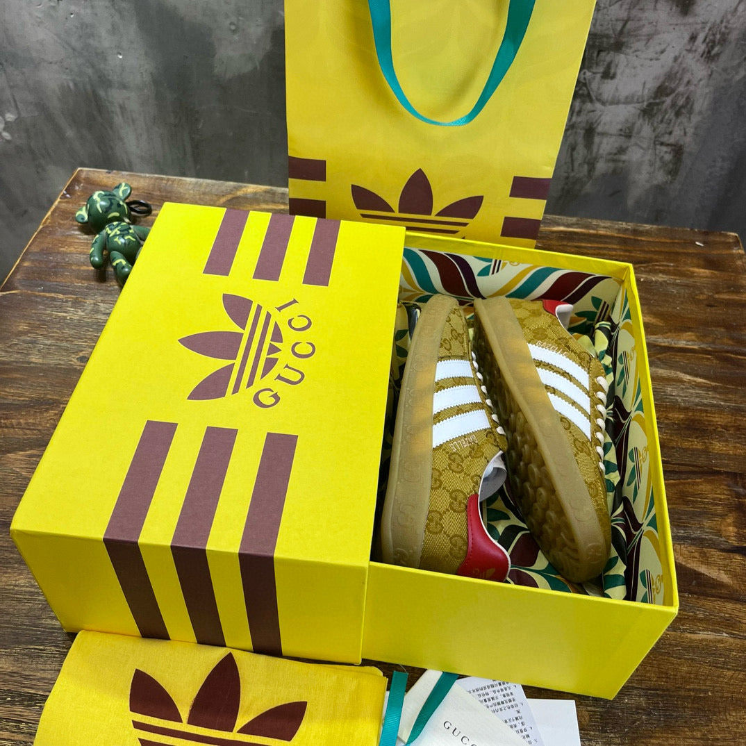 GUC Sneakers