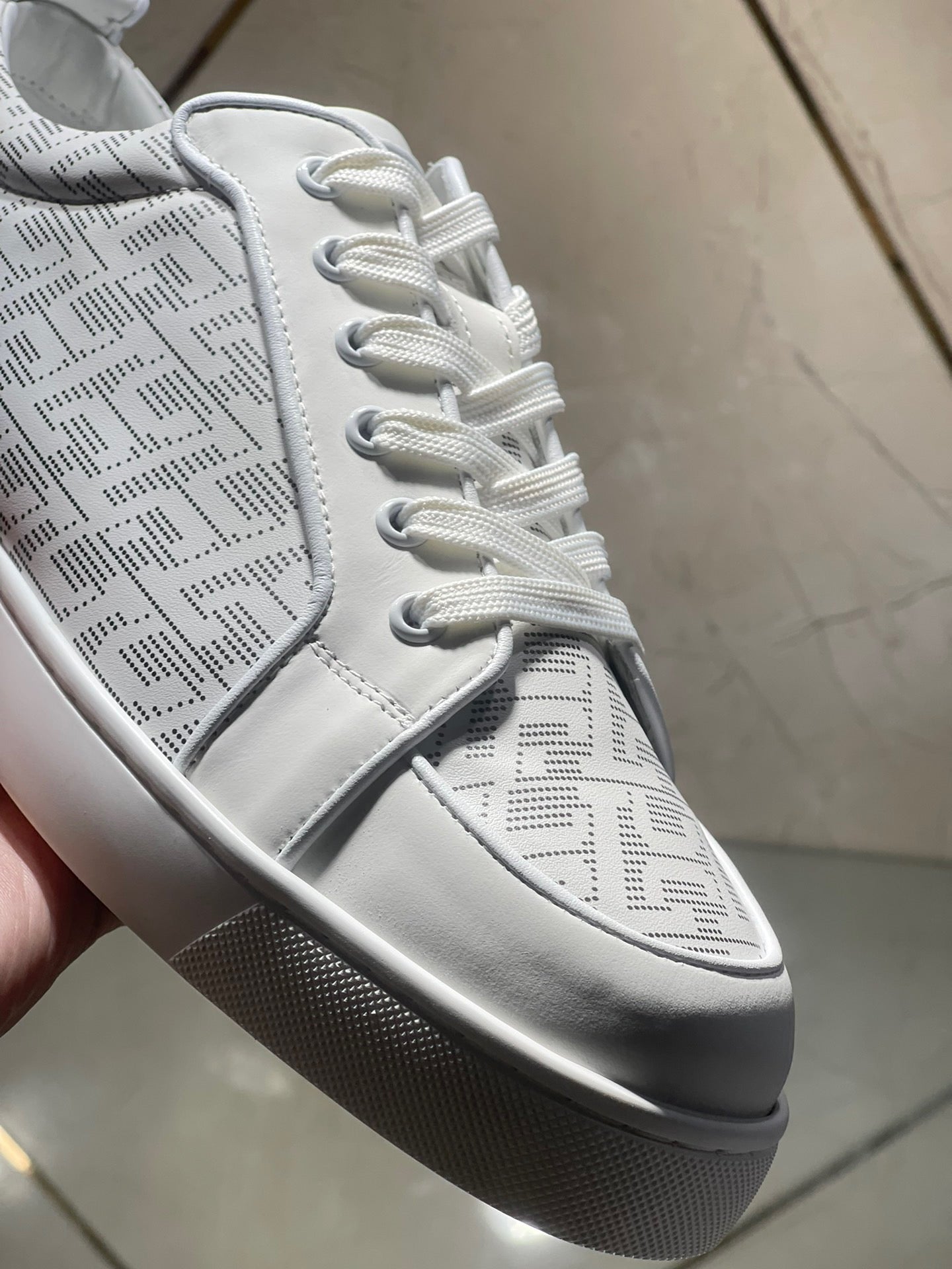 Sneakers & Shoes