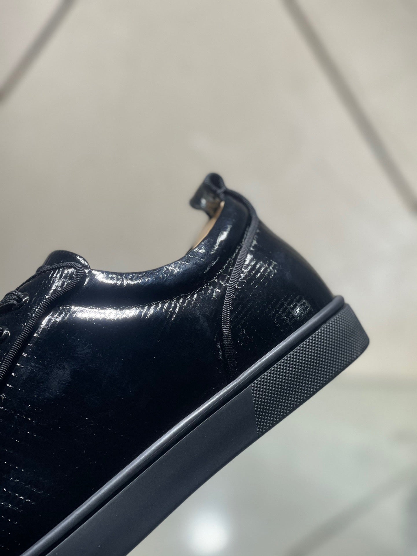 Sneakers & Shoes