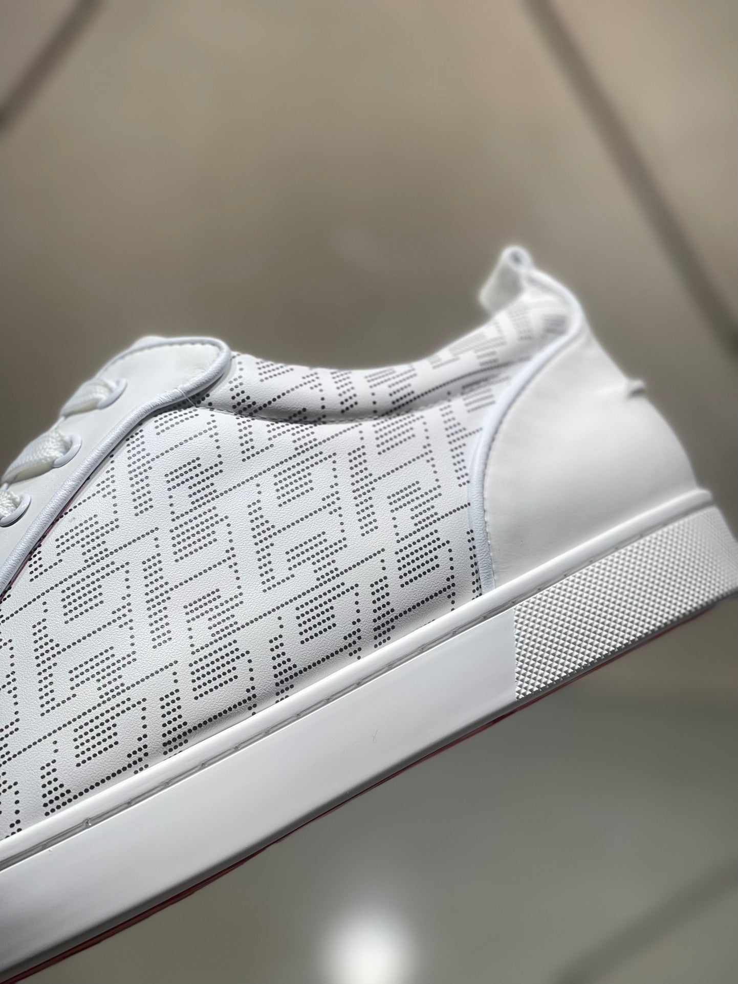 Sneakers & Shoes