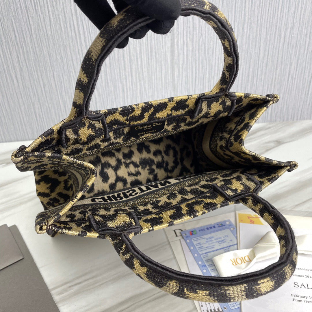 DIO BookTote