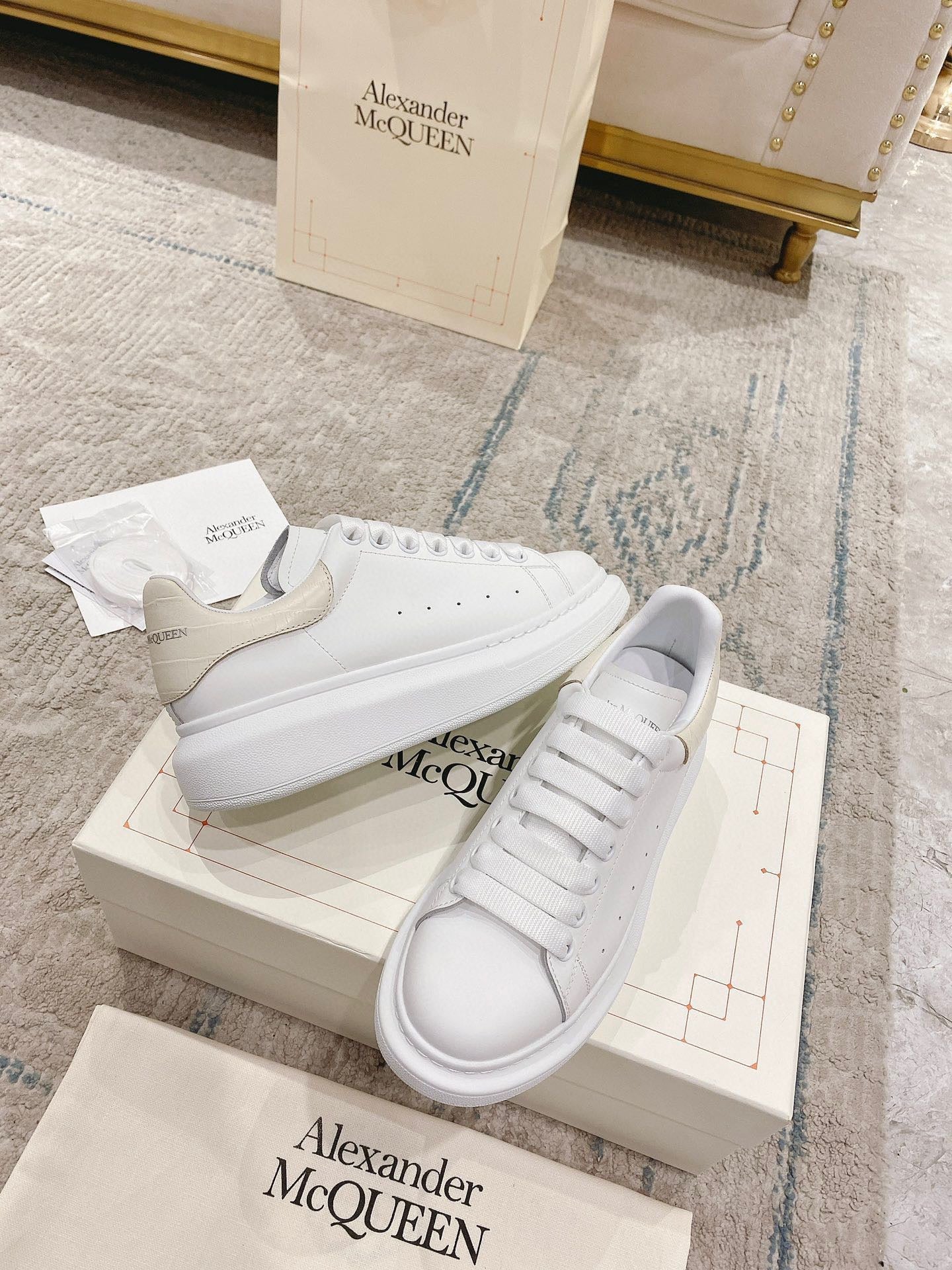 Sneakers & Shoes