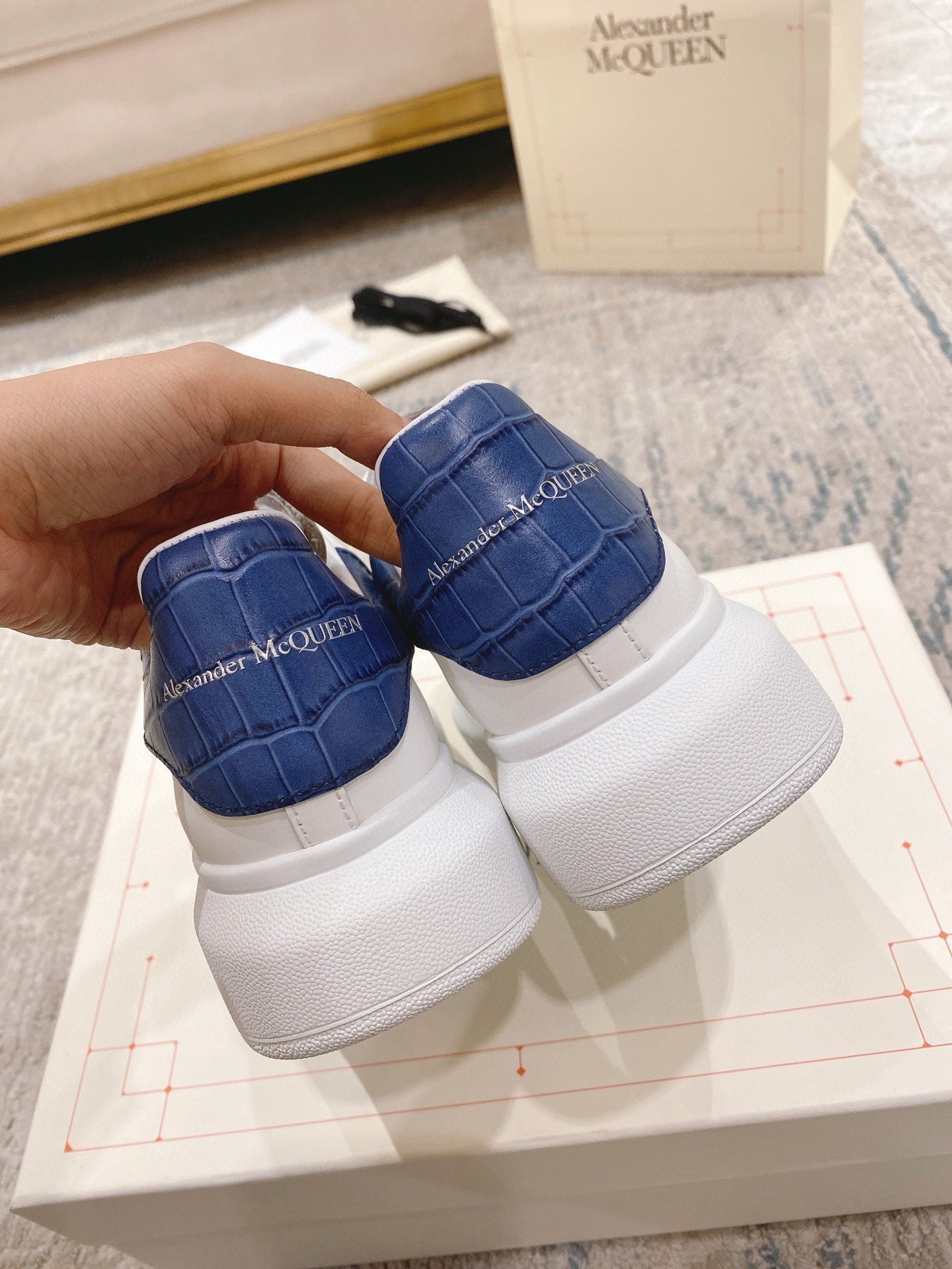 Sneakers & Shoes