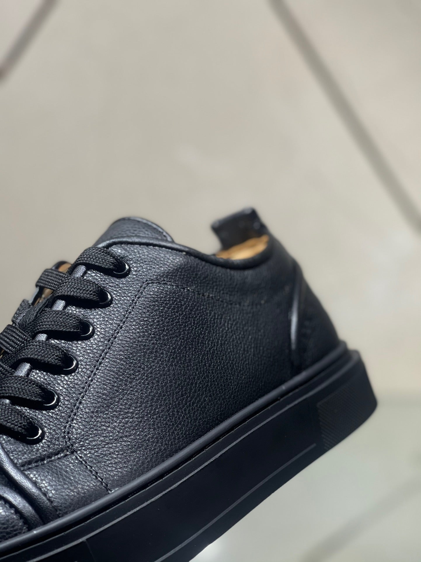 Sneakers & Shoes