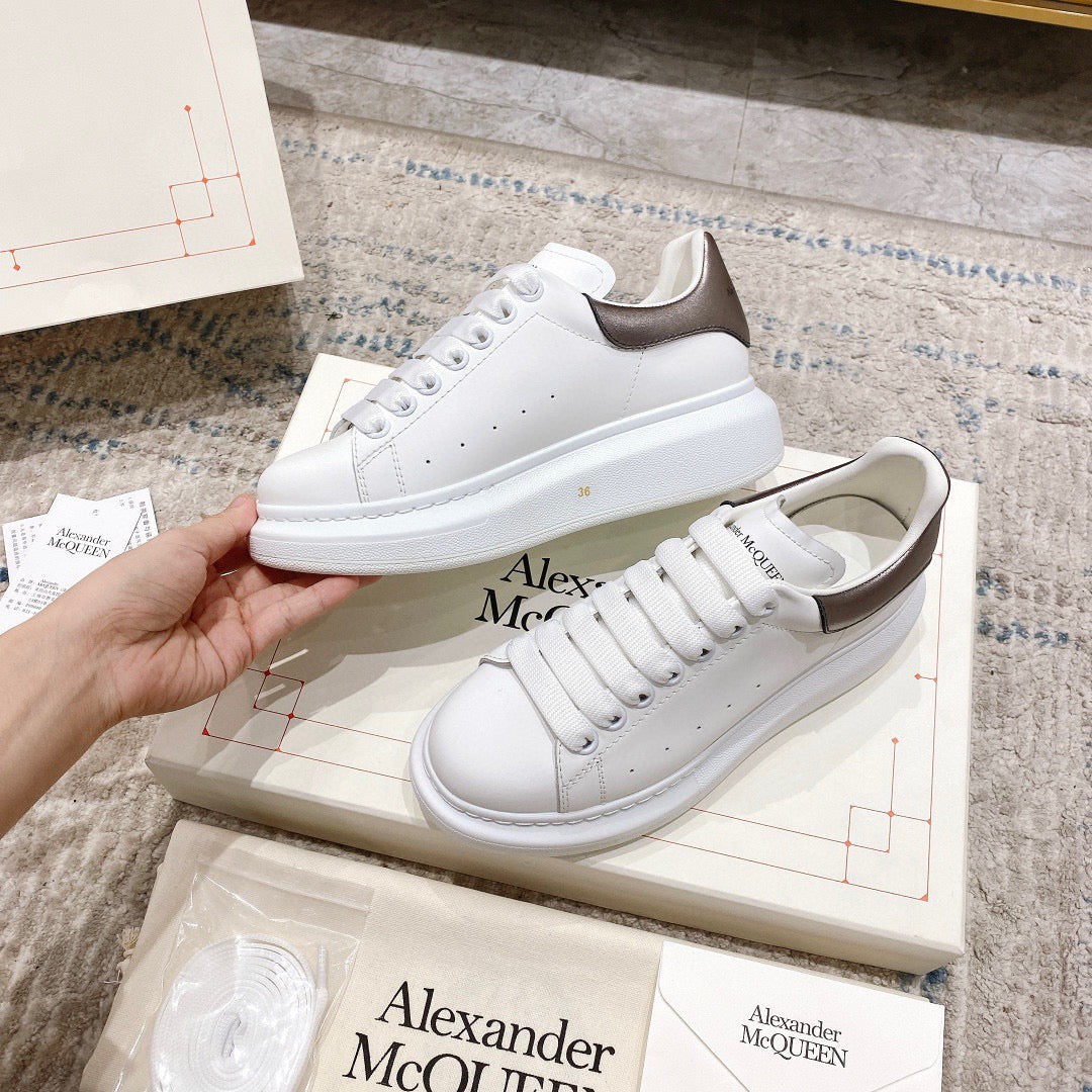 Sneakers & Shoes