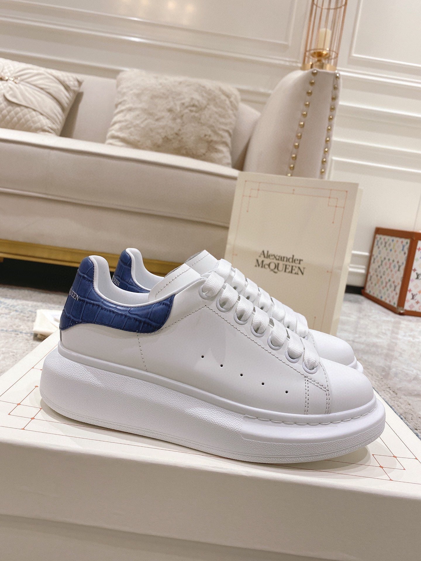 Sneakers & Shoes