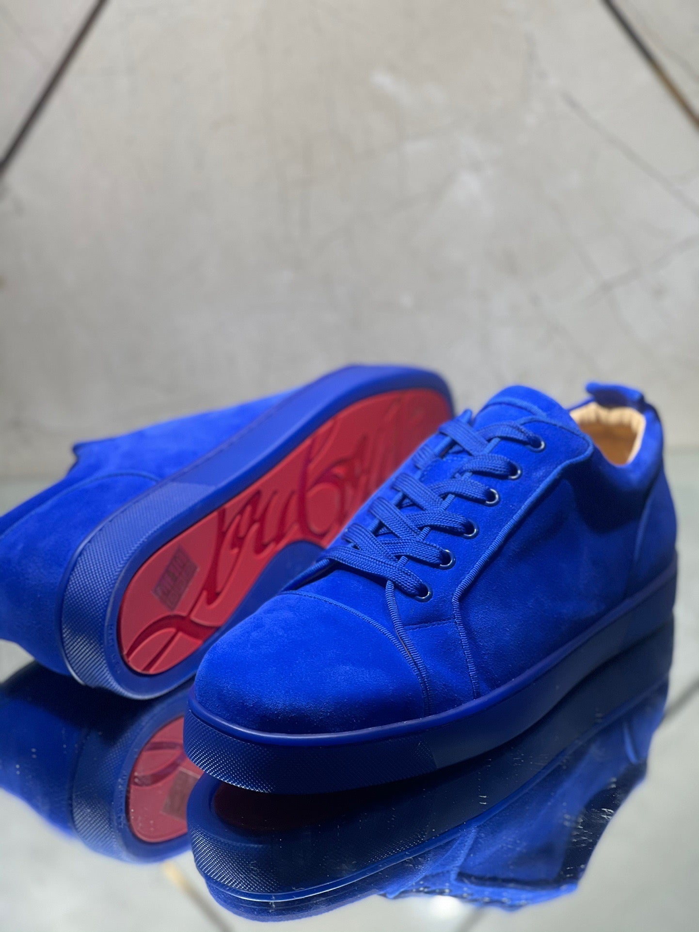 Sneakers & Shoes