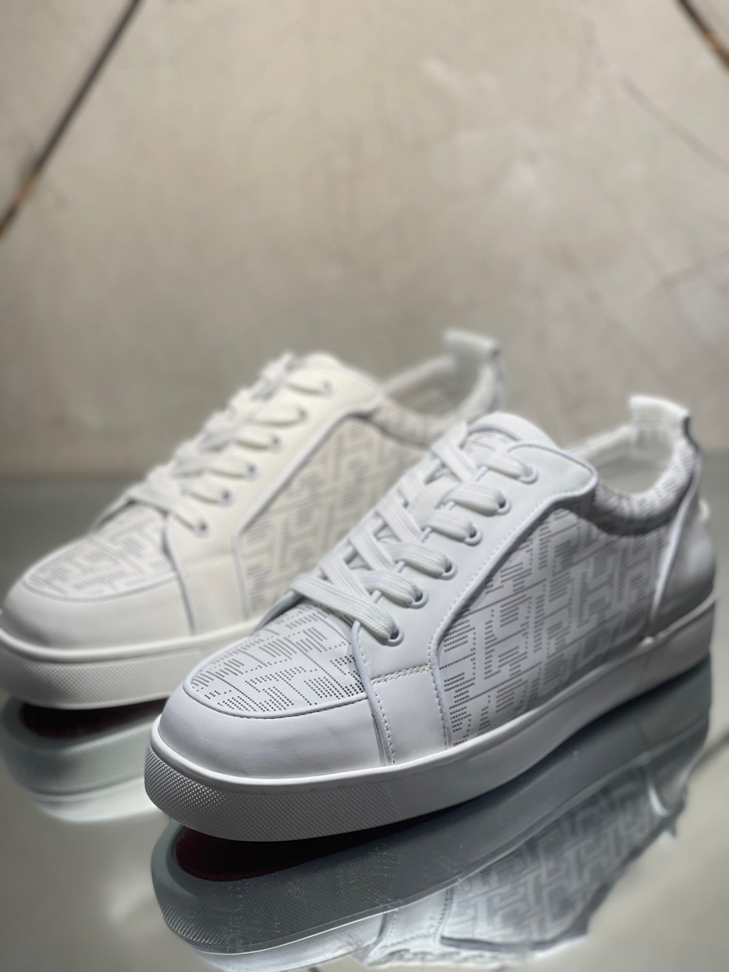 Sneakers & Shoes