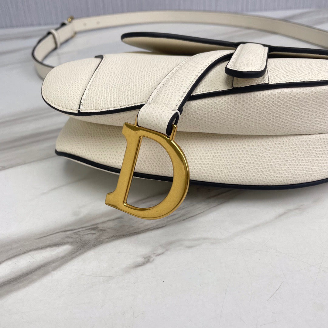 DIO Saddle