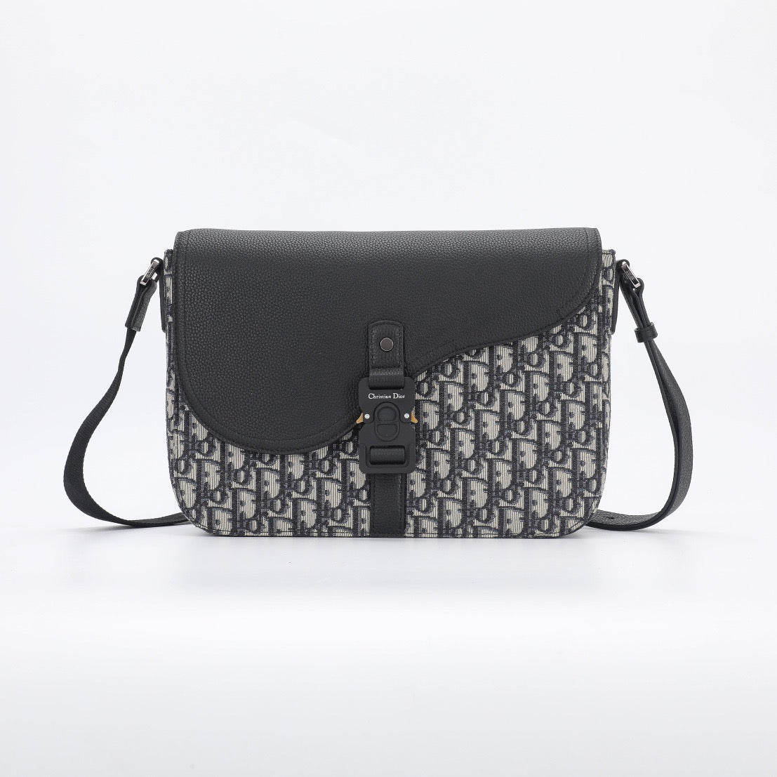 DIO Saddle Messenger Bag