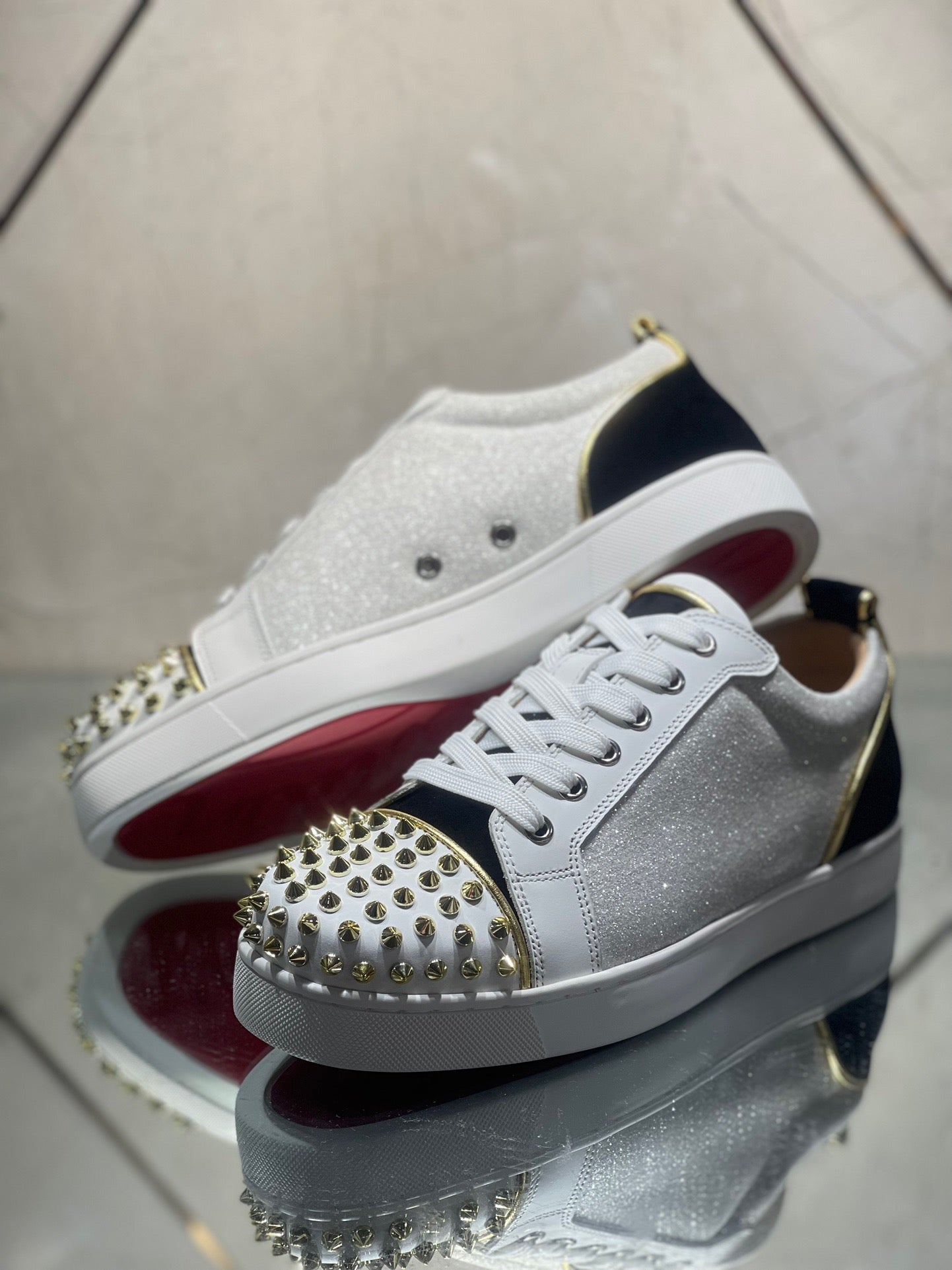 Sneakers & Shoes