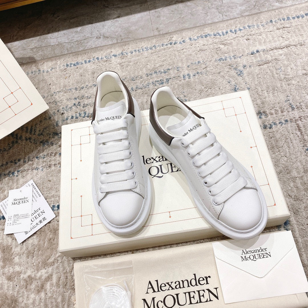 Sneakers & Shoes
