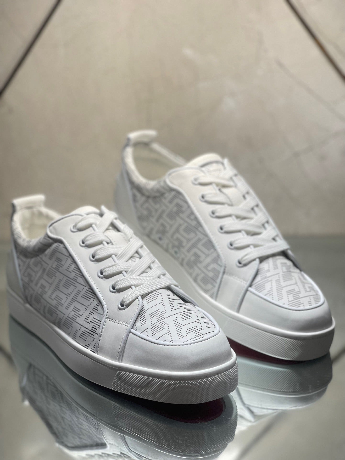 Sneakers & Shoes