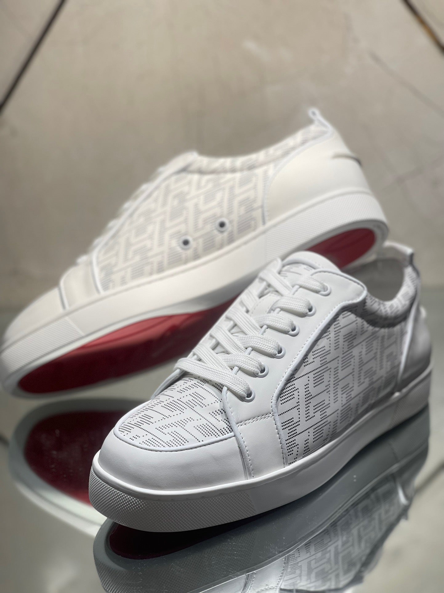 Sneakers & Shoes
