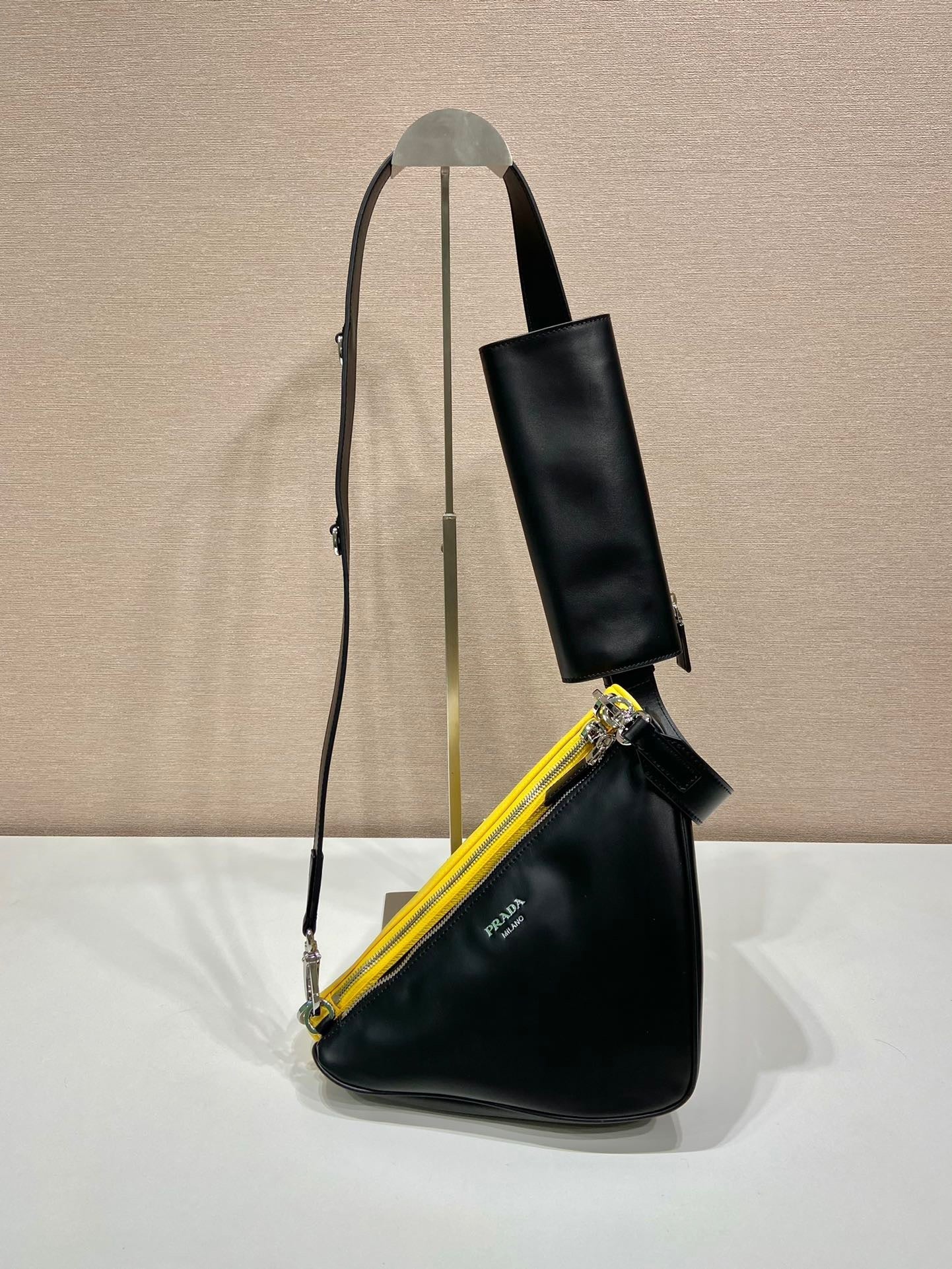 PRA Cross Body Bag