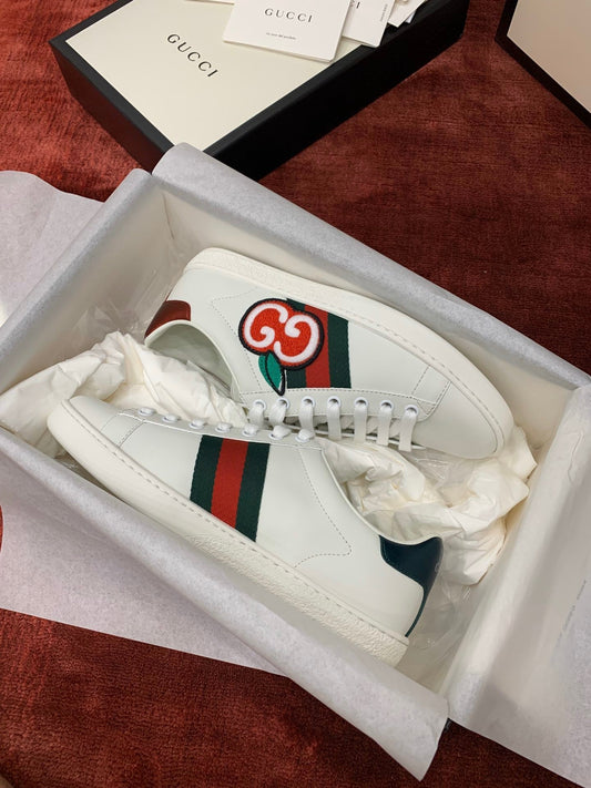 Sneakers & Shoes